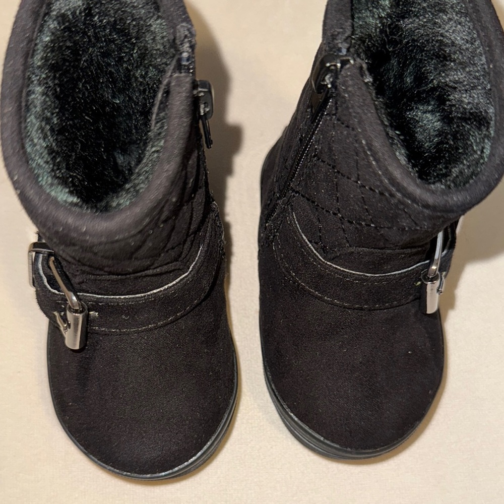 Stylish Black Quilted Boots with Buckle